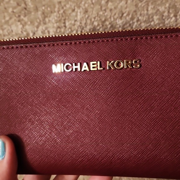 Michael Kors Purple Leather Accordion Ziparound Wallet - Picture 4 of 8